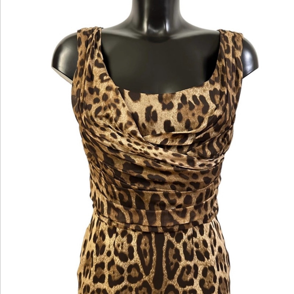 Dolce & Gabbana Leopard Print silk crepe Dress. EUC